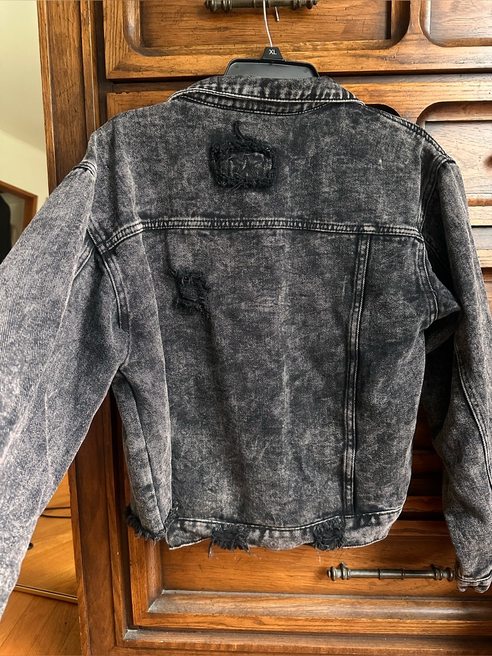 POL Distressed Denim Jean Jacket in Black - Picture 4 of 7